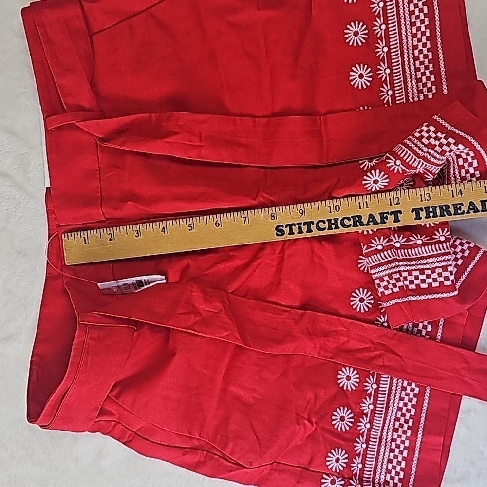 Ann Taylor shorts 8 high rise linen blend Red embroidered flowers NWT - Picture 6 of 13